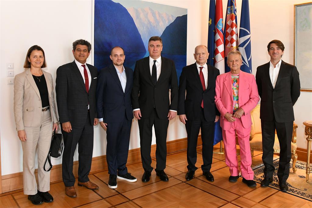 Predsjednik Republike Hrvatske Zoran Milanović primio je organizatore Hrvatskog društva za kataraktu i refraktivnu kirurgiju